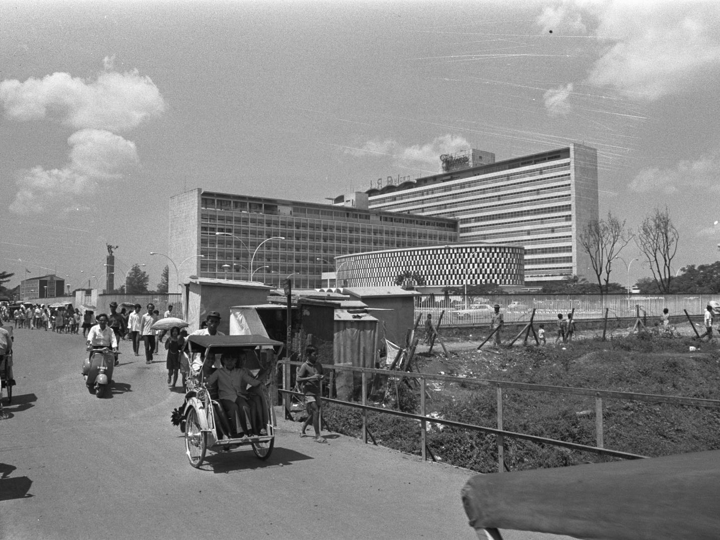 a view on the north-west façade of the Hotel Indonesia in Jakarta in 1971